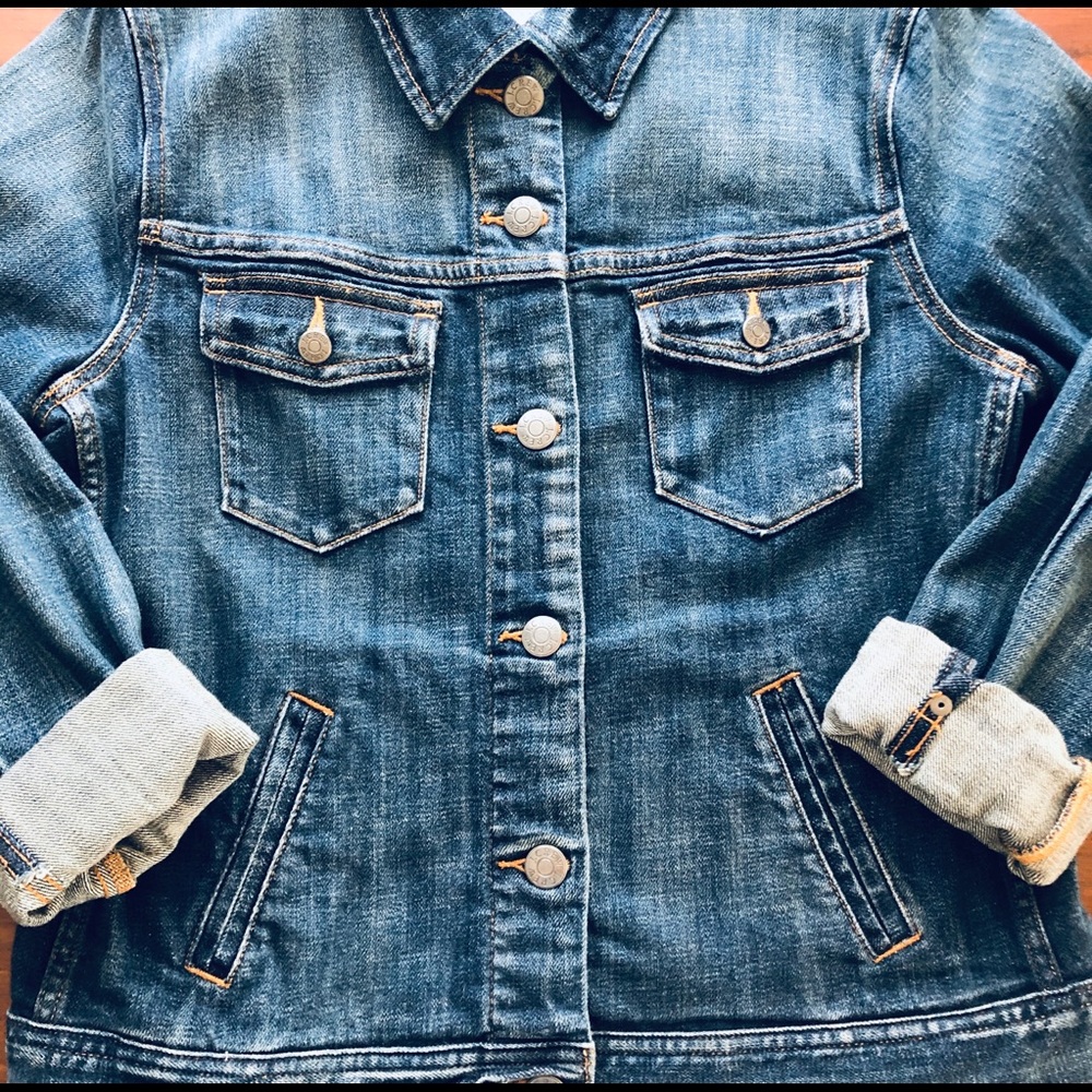J CREW WOMENS DENIM JACKET - MEDIUM